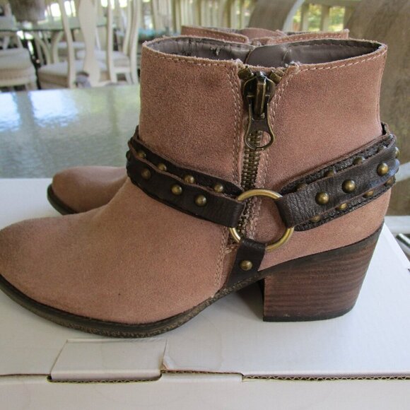 Crown Vintage Shoes - Crown Vintage tan suede leather bootie(Wendy's) women's size 7.5 M, 2" heel,
